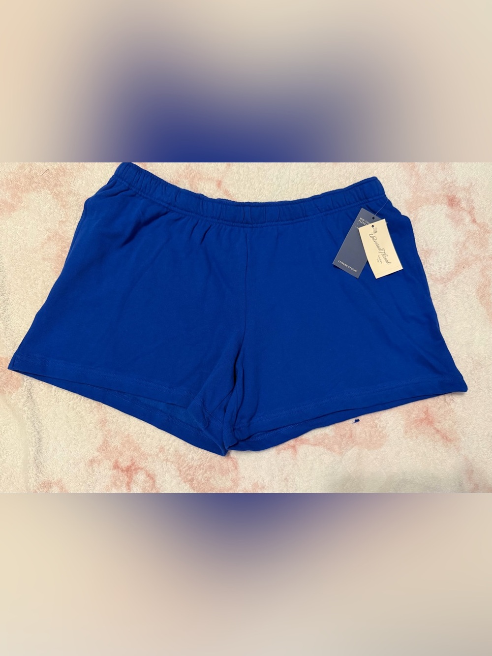 Universal Thread Women's mid thigh fleece Pull-On Shorts in Royal Blue XL
